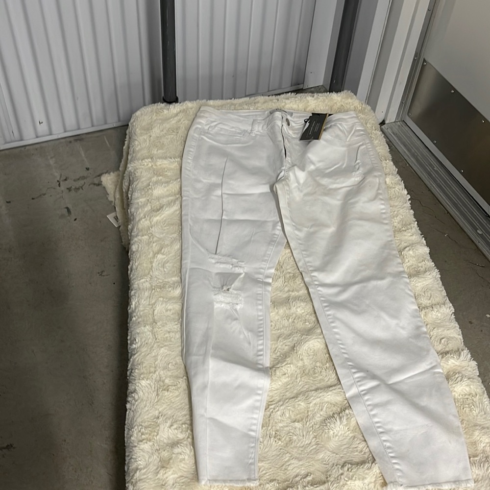 White skinny Jean